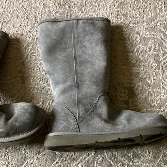 Ugg Australia light gray/blue zipper boots size